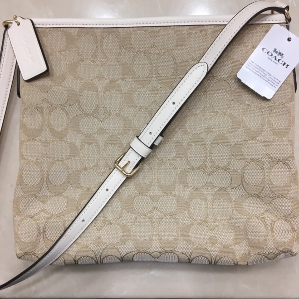 ❌SOLD COACH File Crossbody In Signature Jacquard - Picture 5 of 8